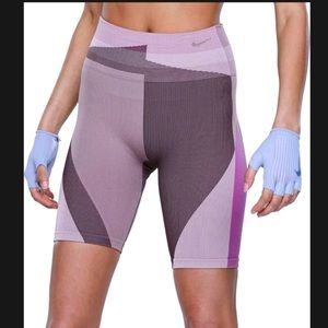 Nike Womens Icon Clash Sculpt Seamless Training Shorts size small